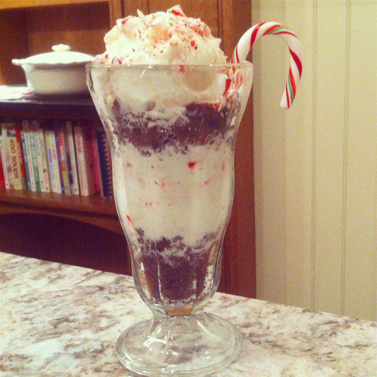 Easy Peppermint Sundae Recipe
