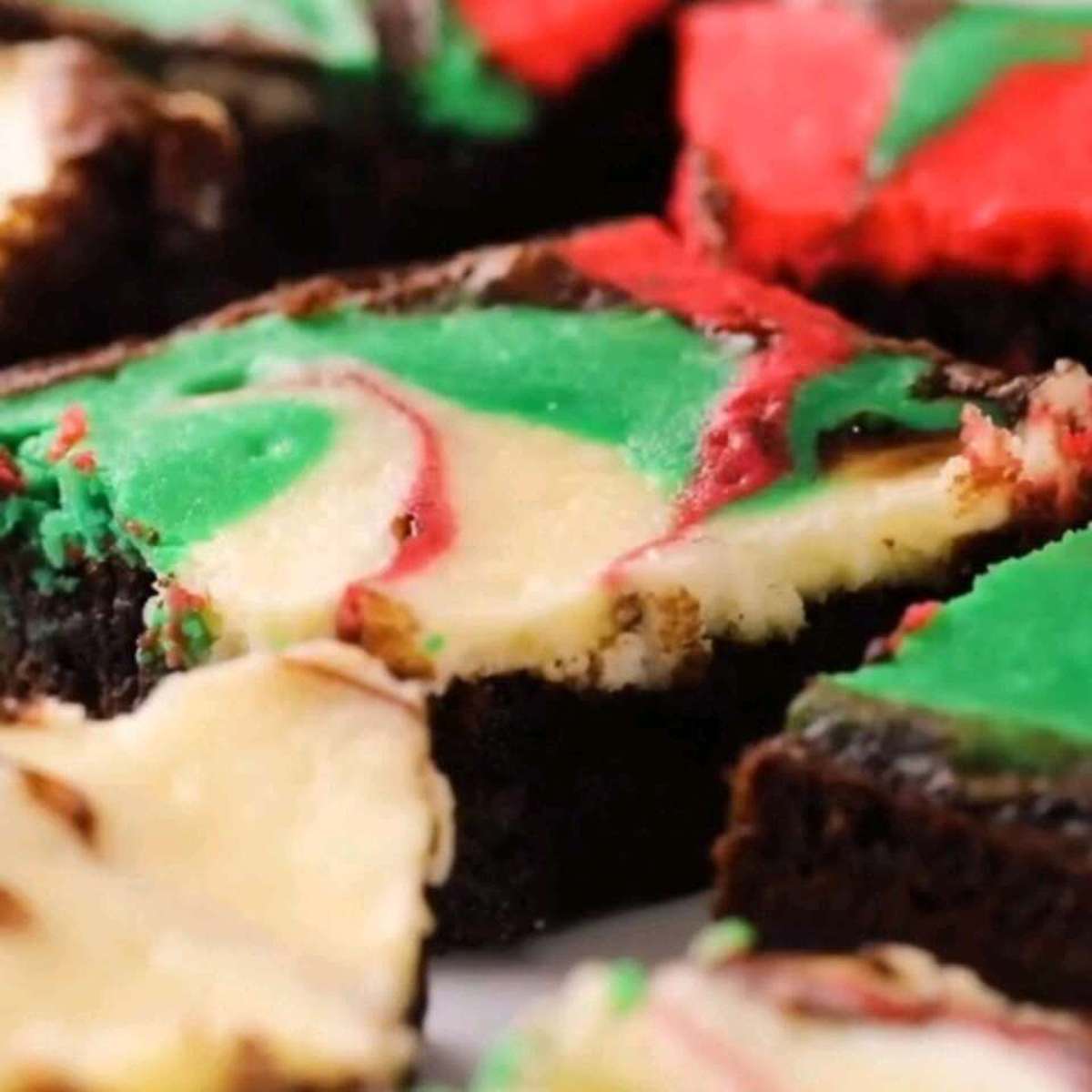 Cheesecake Brownies Recipe: Easy & Delicious!