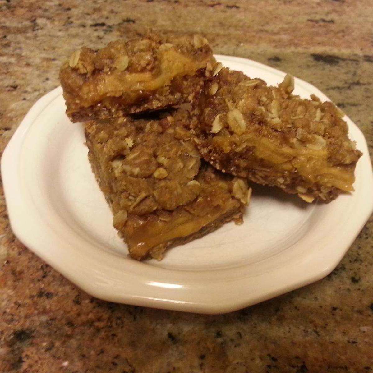 Easy Caramel Apple Bars Recipe