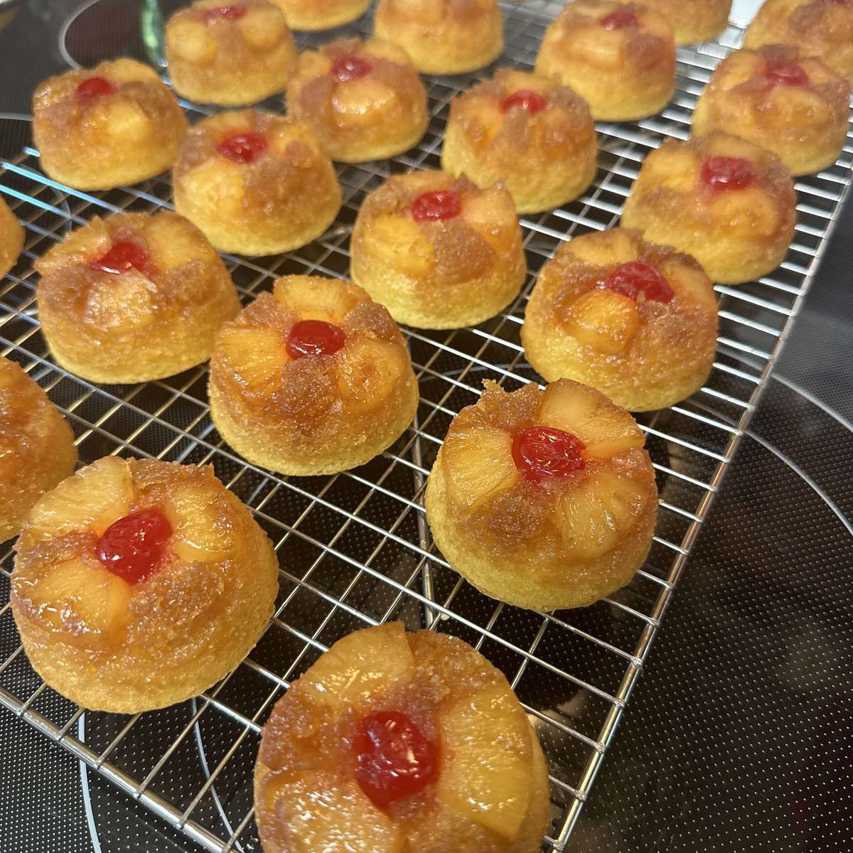 Pineapple Upside-Down Cupcakes: Easy Recipe!
