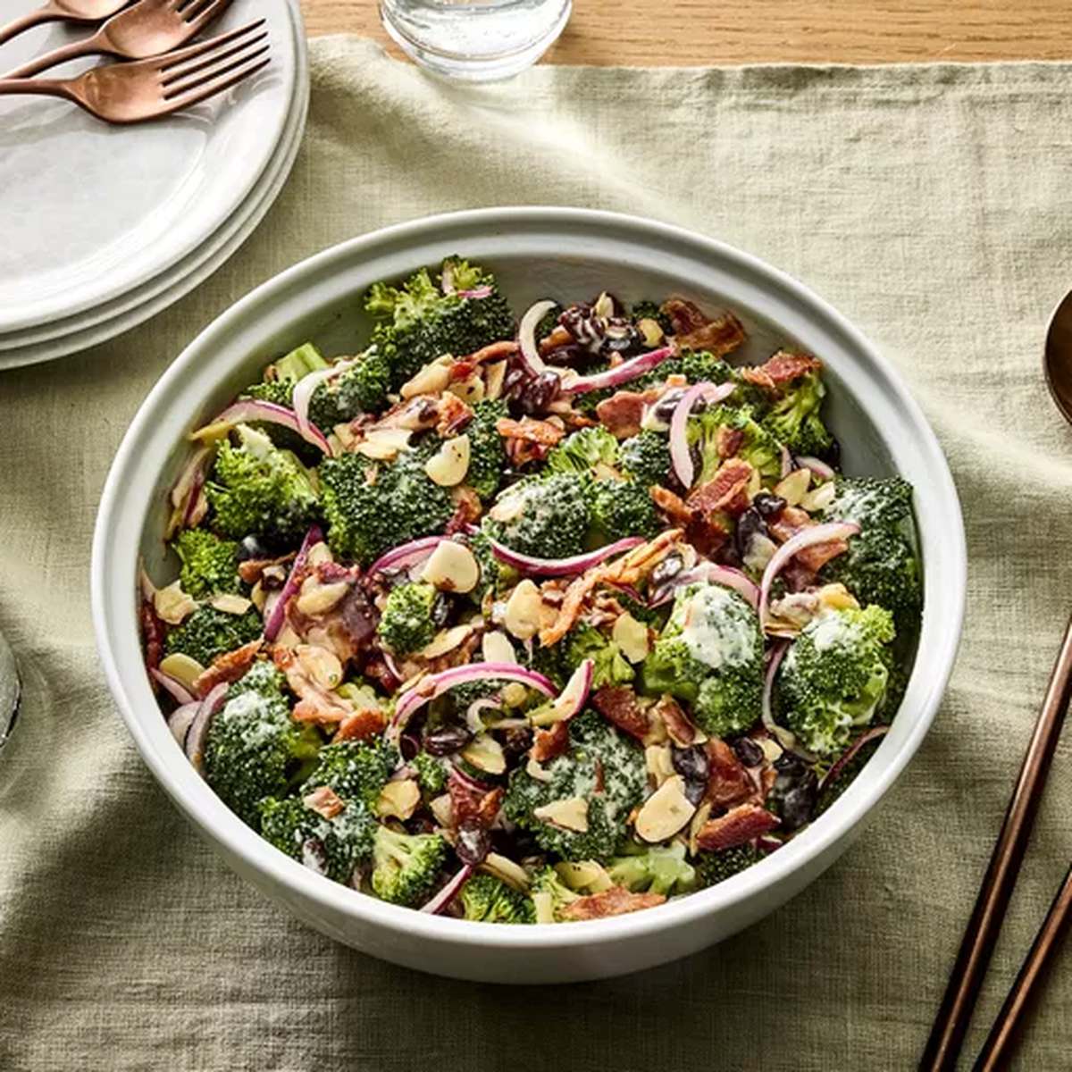 Broccoli Salad Recipe: Easy, Creamy &amp; Delicious!