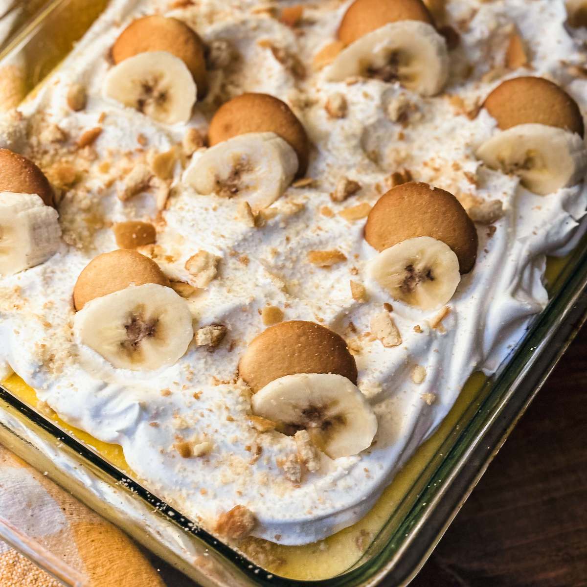 Banana Pudding Poke Cake Recipe: Easy & Delicious Dessert