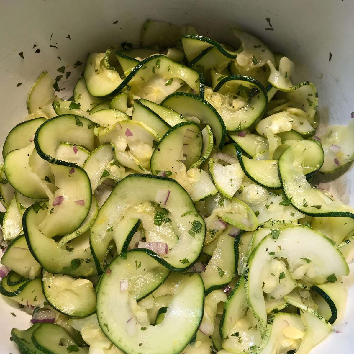 Fresh Zucchini Salad with Herbs and Red Onion: An Easy Recipe