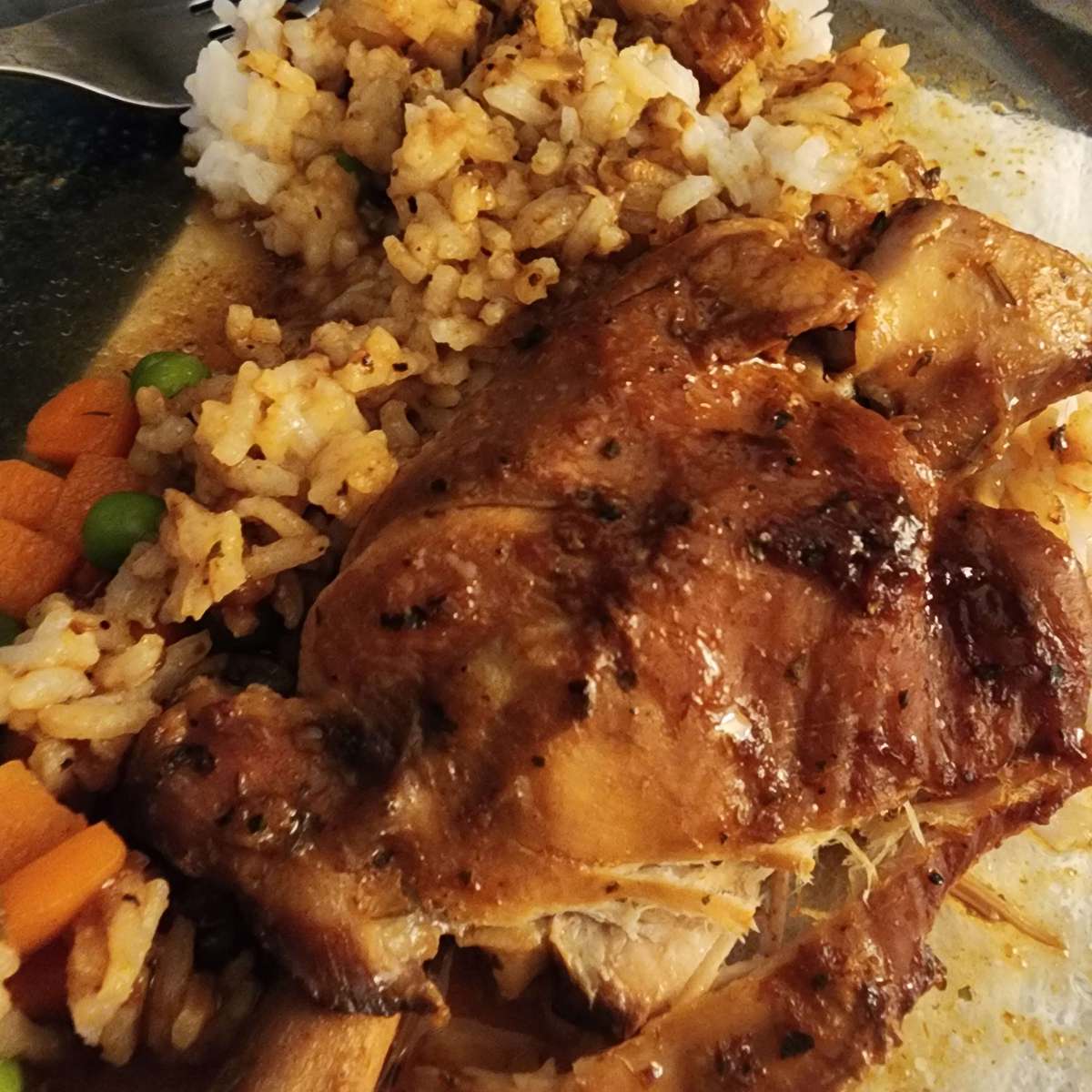 Honey Garlic Slow Cooker Chicken Thighs: Easy Dinner Recipe