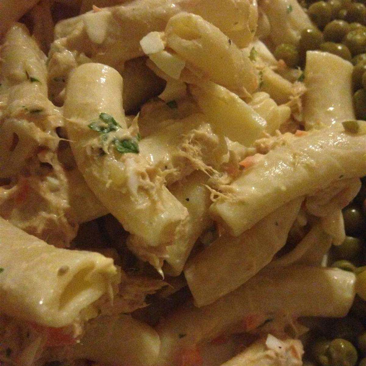 Delicious Tuna Pasta Salad Recipe with Fresh Dill