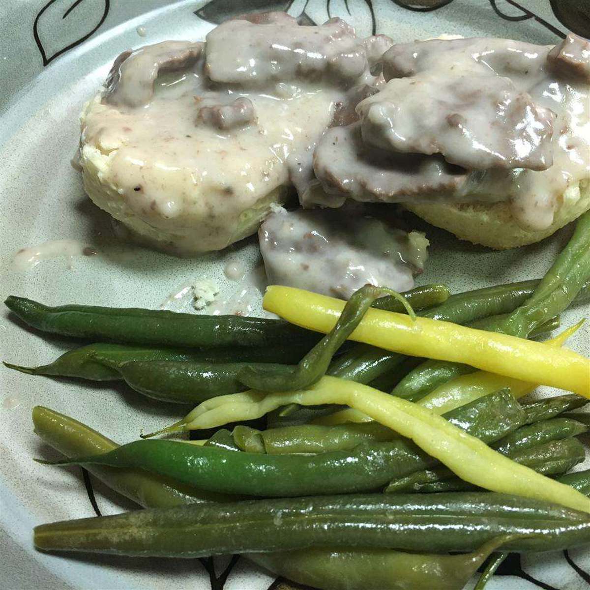 Deer Maple Gravy Biscuits: A Savory Recipe