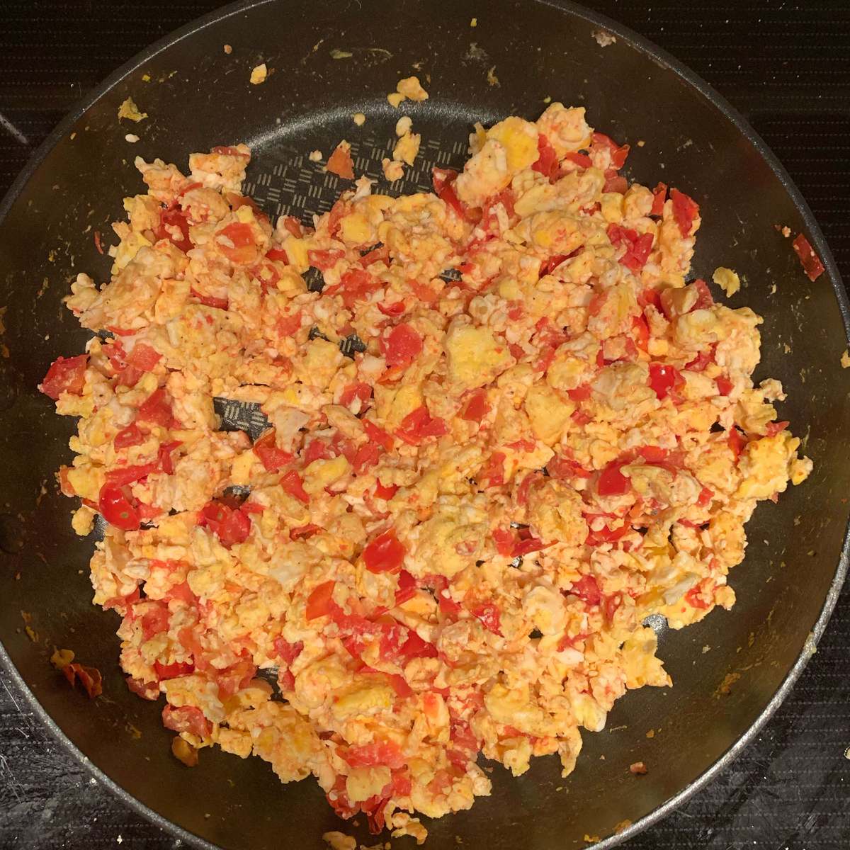 Quick & Easy Feta Scrambled Eggs Recipe