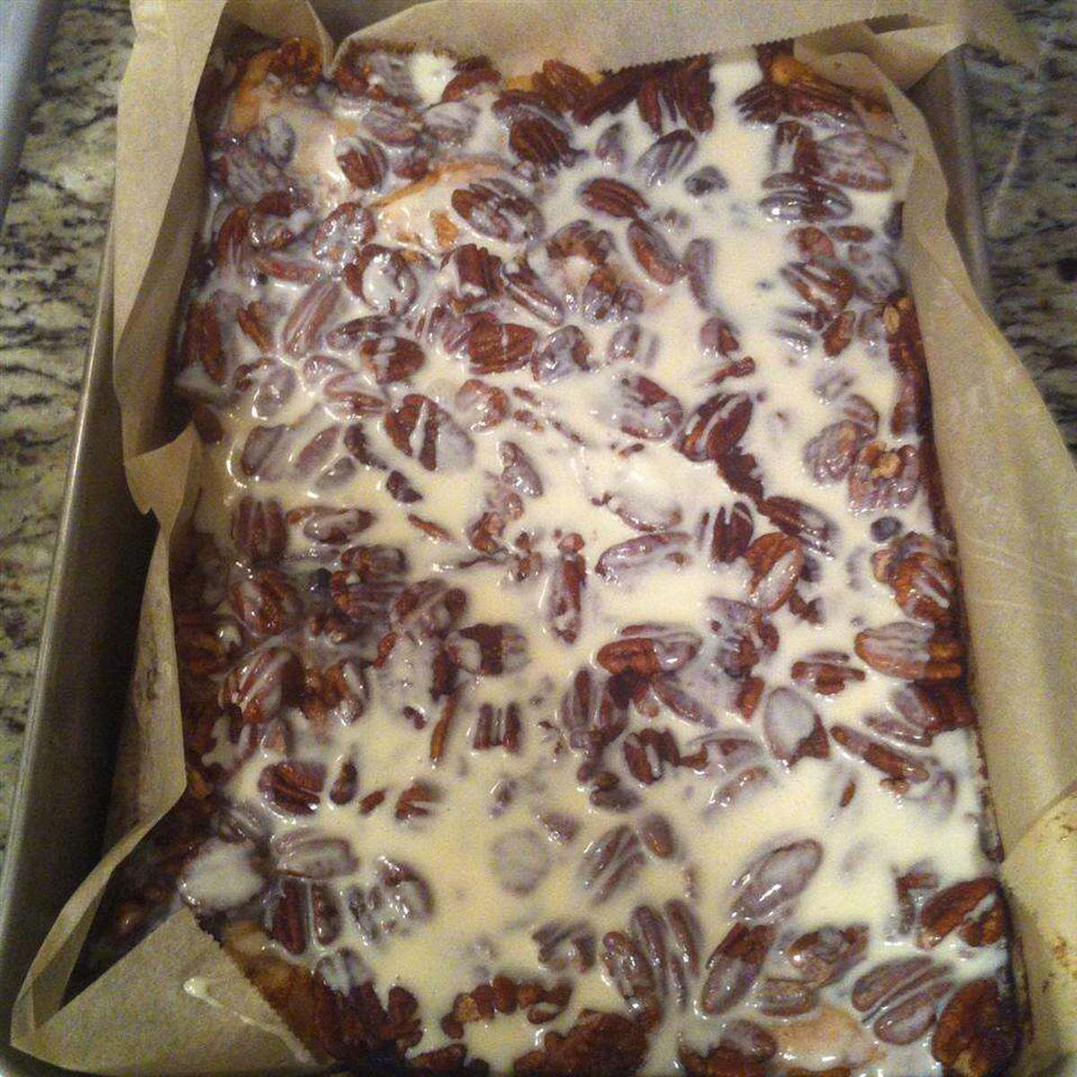 Cinnamon Roll Pecan Pie: A Delicious Dessert Recipe