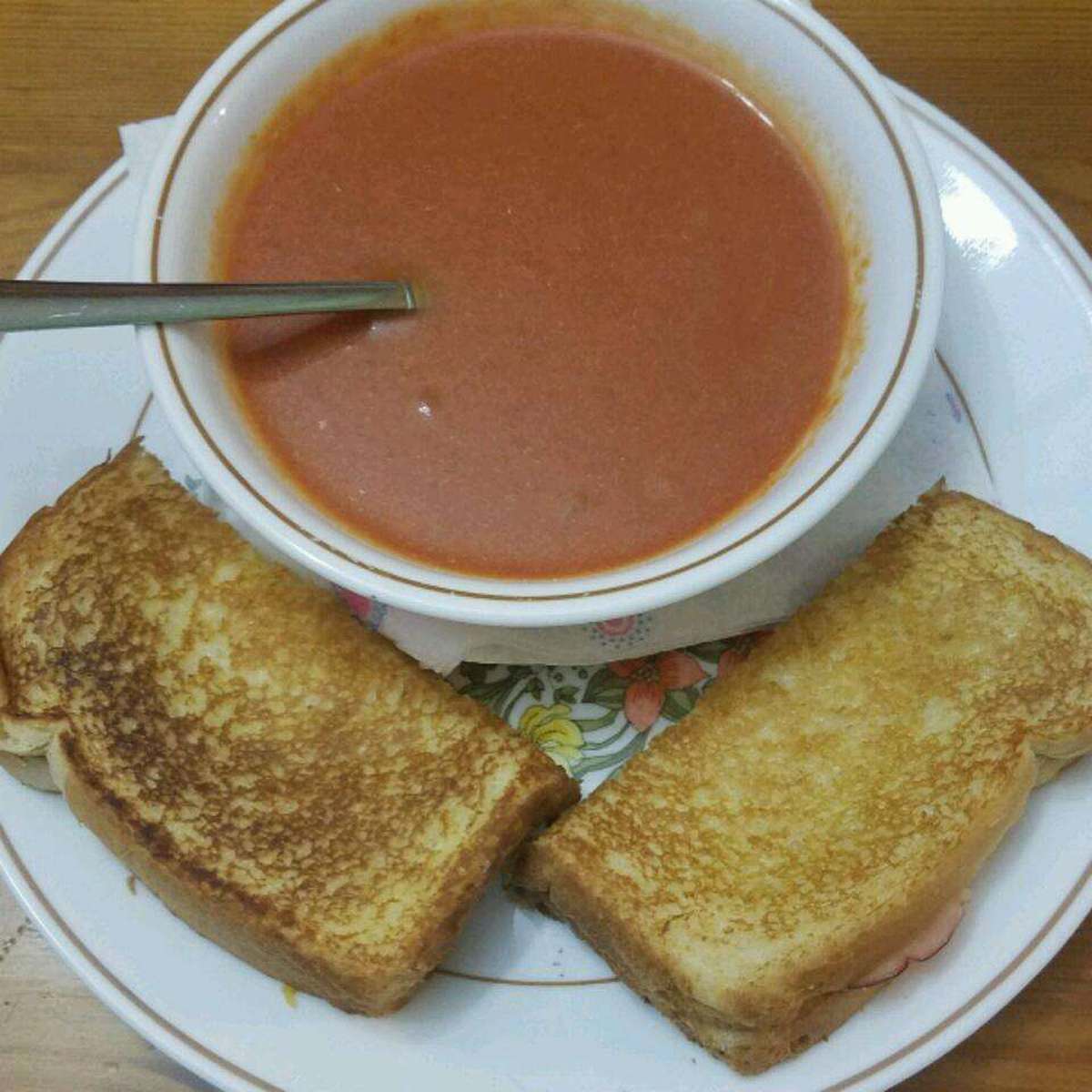 Easy Creamy Tomato Soup Recipe