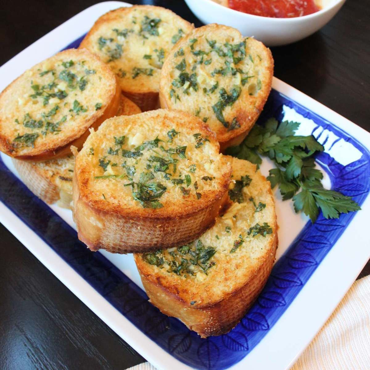 Easy Homemade Garlic Bread Recipe