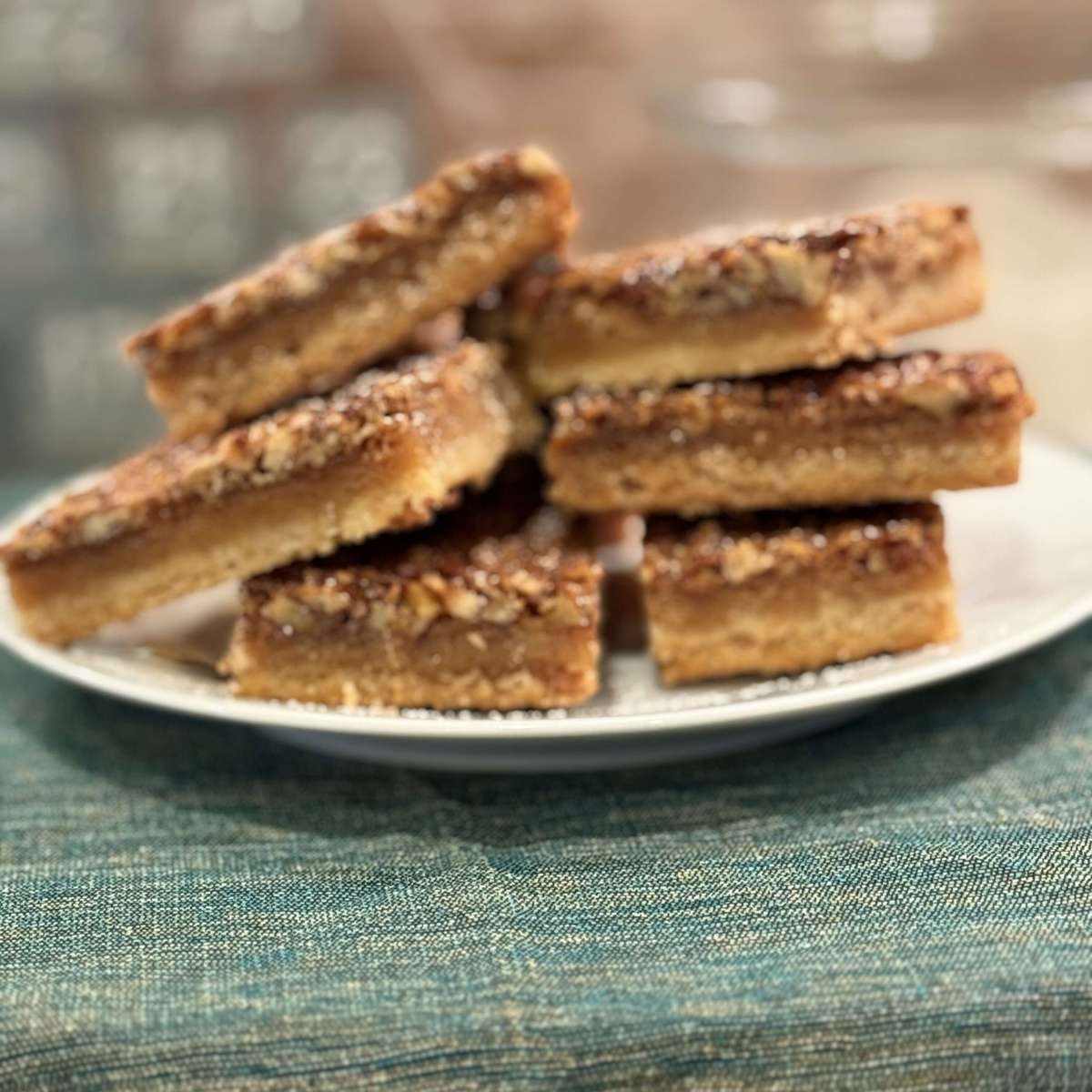 Easy Pecan Pie Bars Recipe