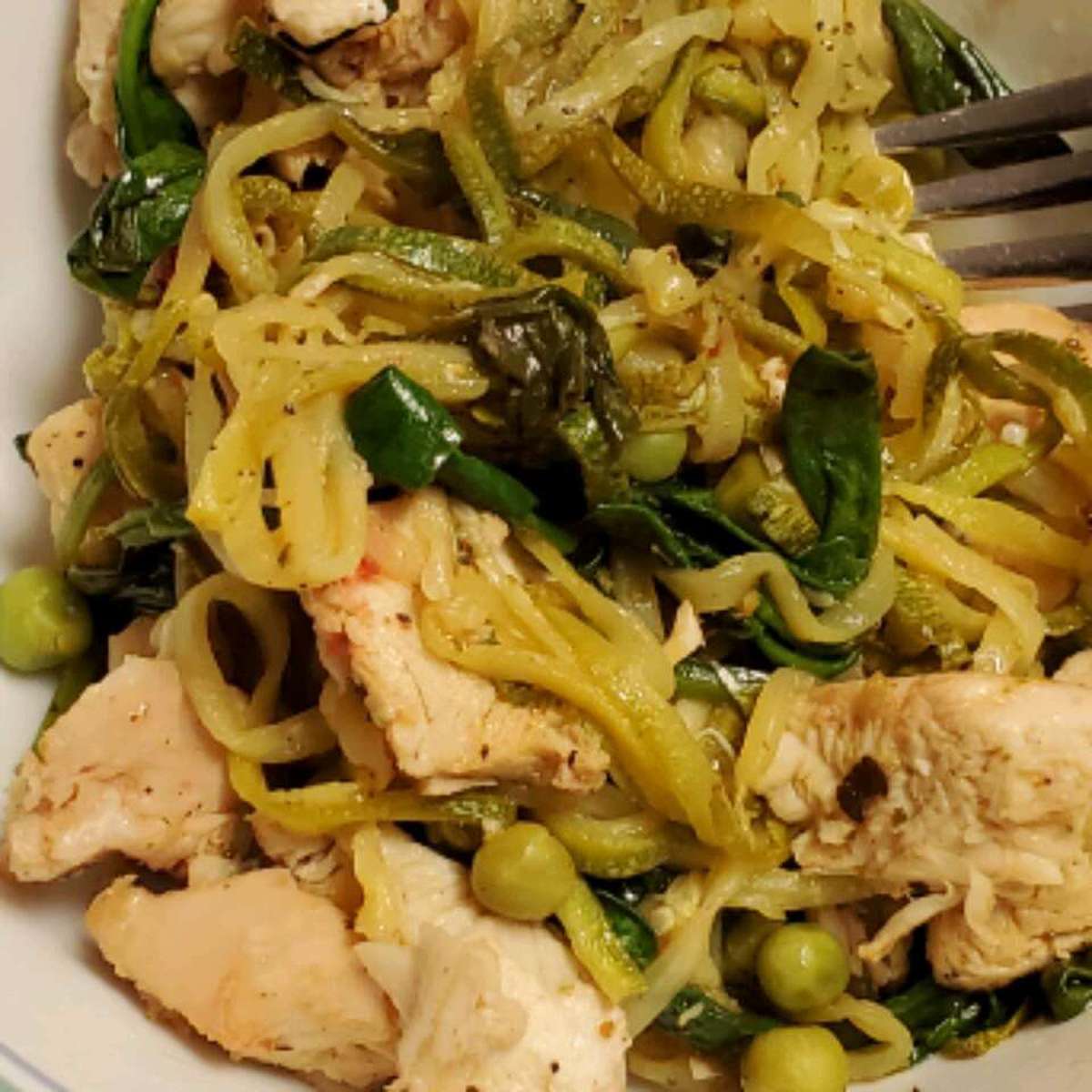 Zucchini Noodles Recipe with Chicken and Lemon Garlic Sauce