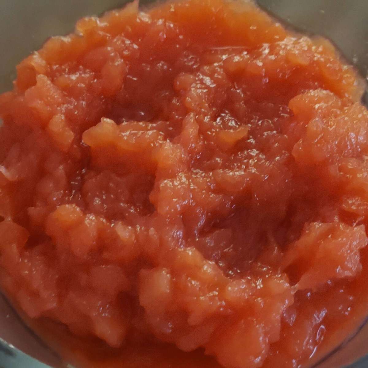 Homemade Applesauce Recipe with a Spicy Cinnamon Kick