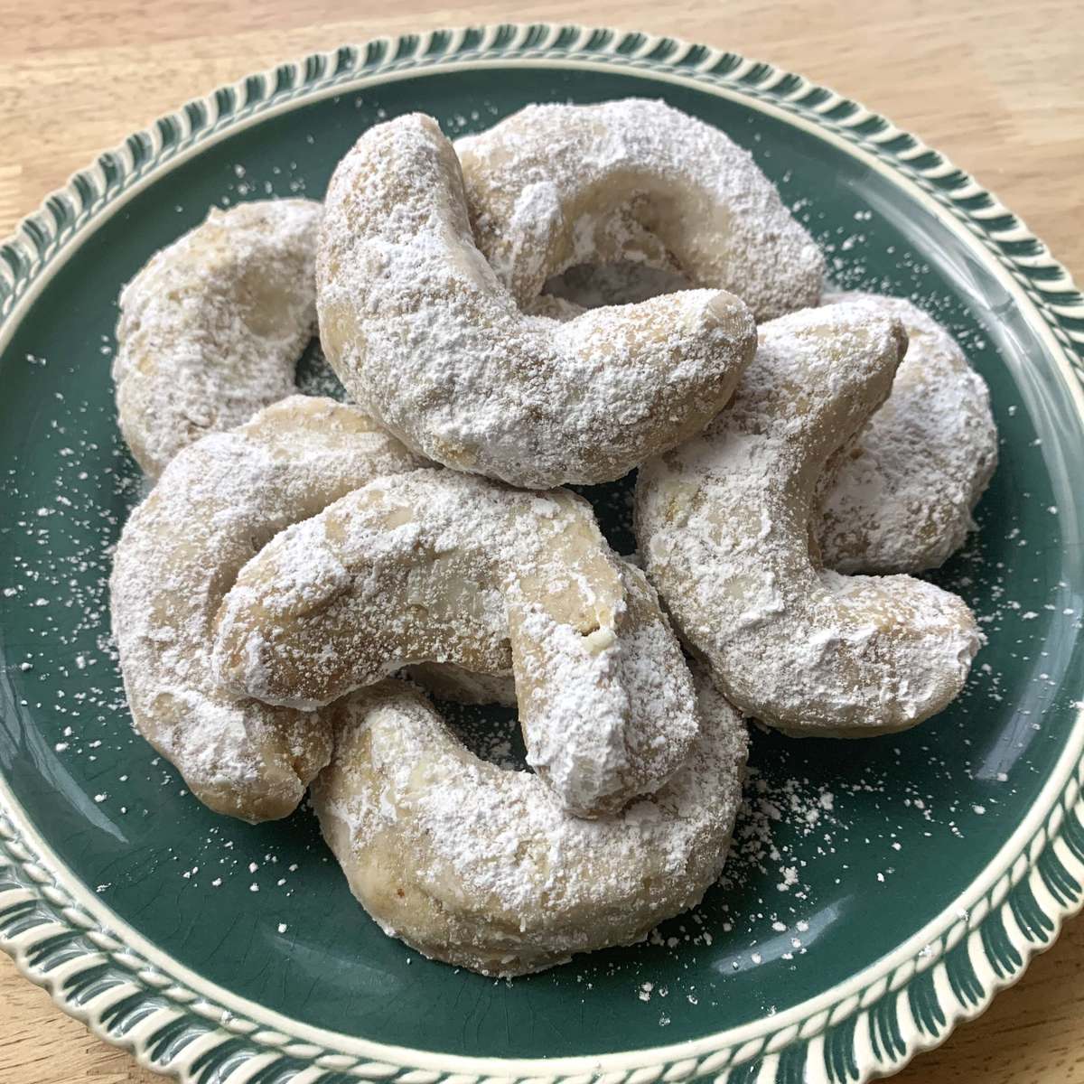 Classic Almond Crescent Cookies Recipe