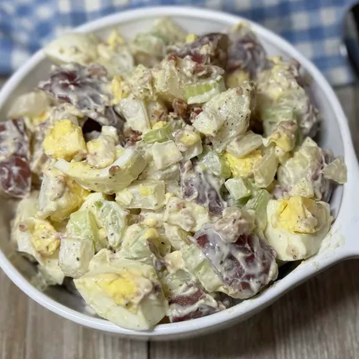 Creamy Red Potato Salad Recipe with Bacon and Eggs