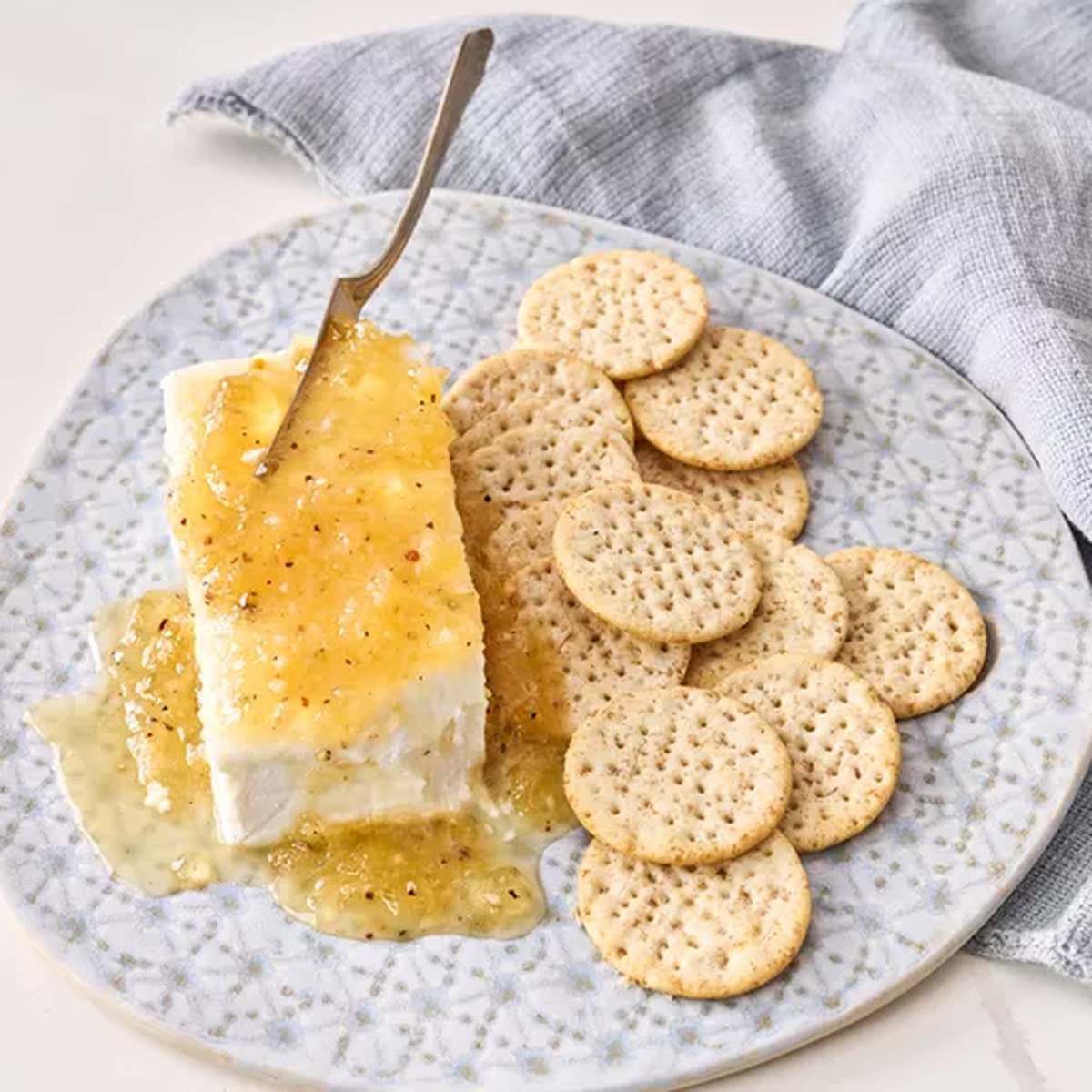 Irresistible Jezebel Sauce: A Sweet & Spicy Delight