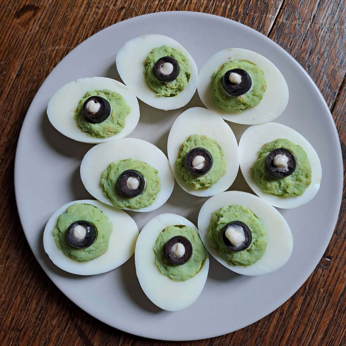 Spooky Halloween Eye of Newt Deviled Eggs Recipe