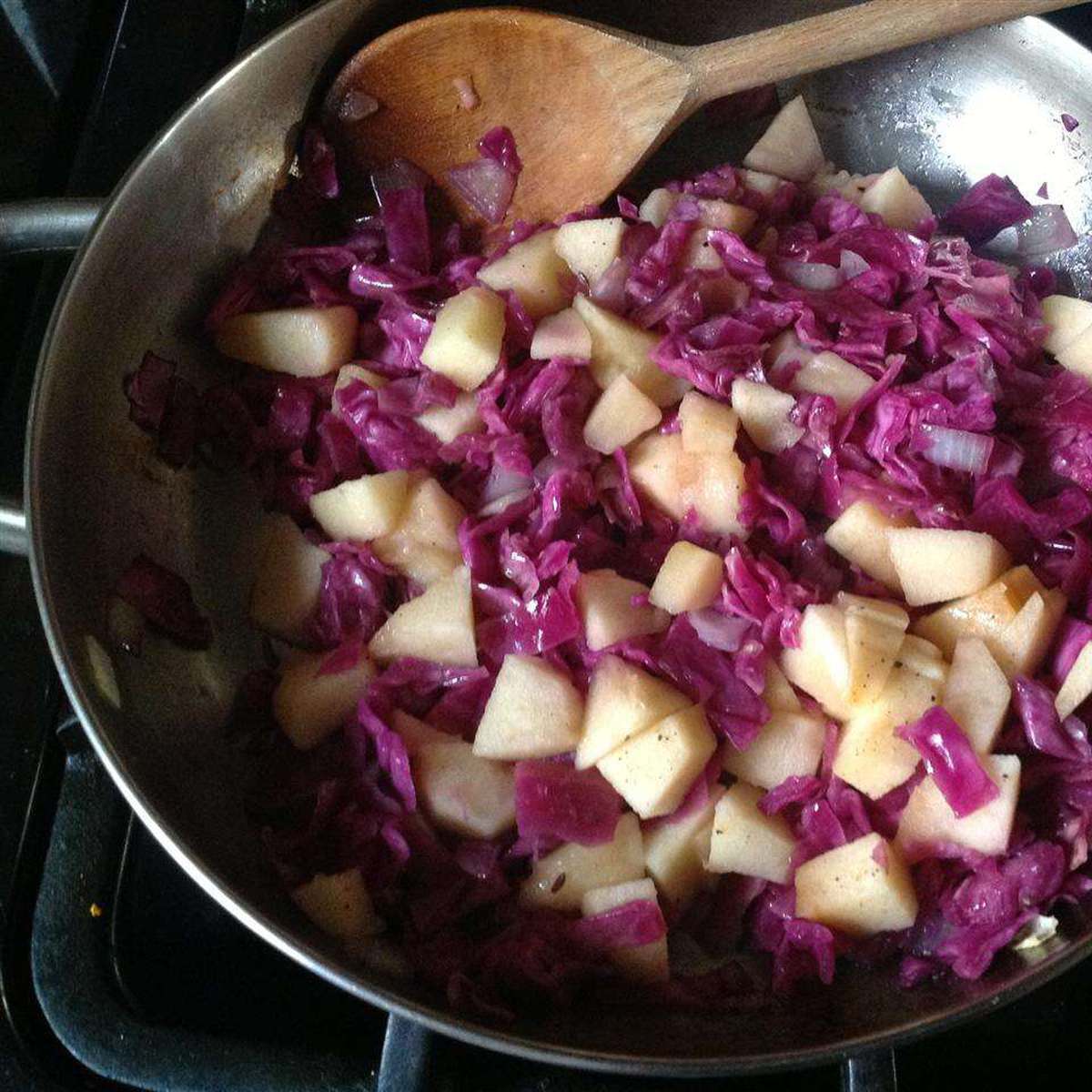 Sweet and Sour Red Cabbage with Apples: An Easy Recipe