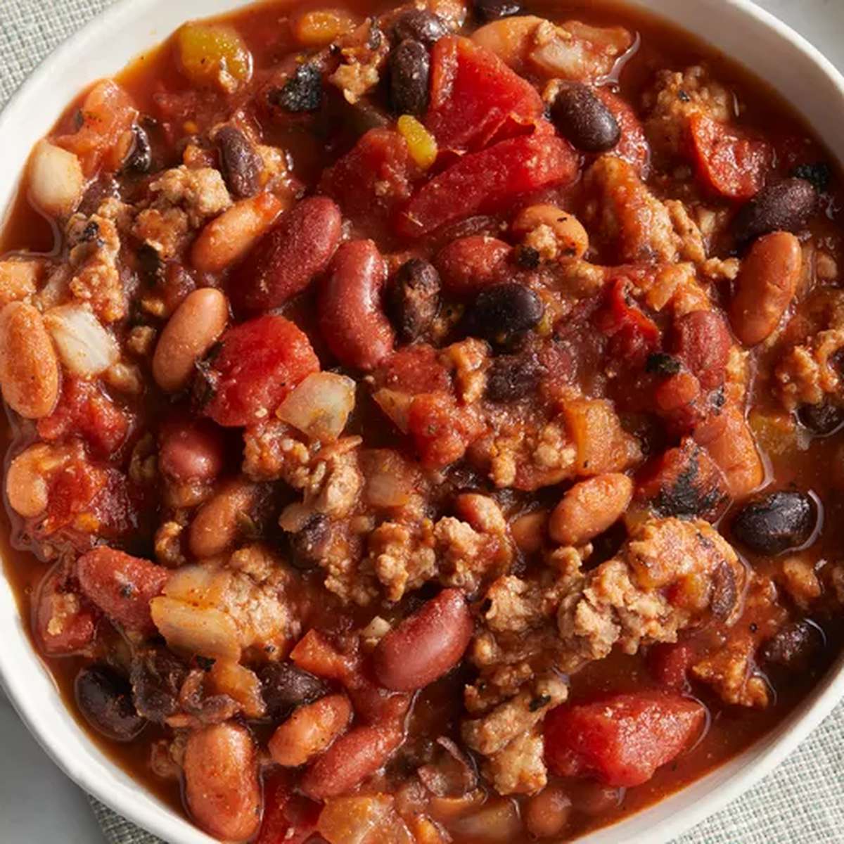 Easy Slow Cooker Three-Bean Chili Recipe