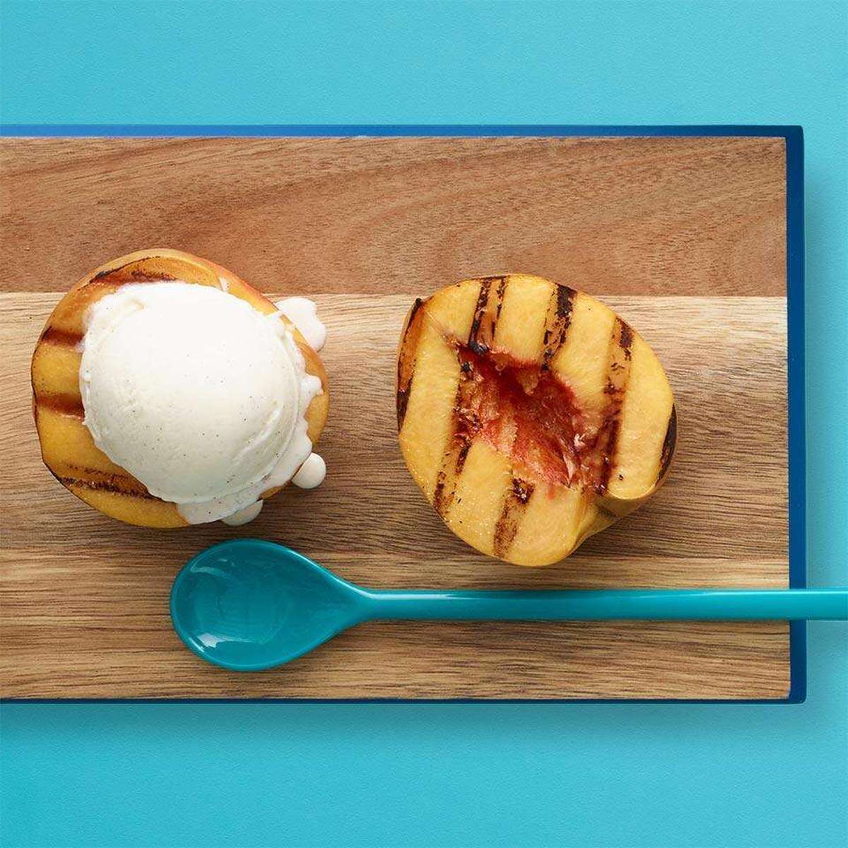 Grilled Peaches with Ice Cream: A Summer Dessert Delight