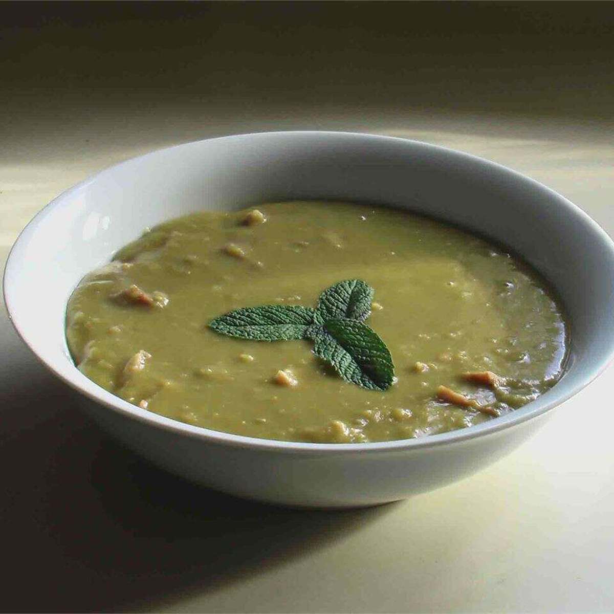Delicious Split Pea Soup Recipe with Ham Bone