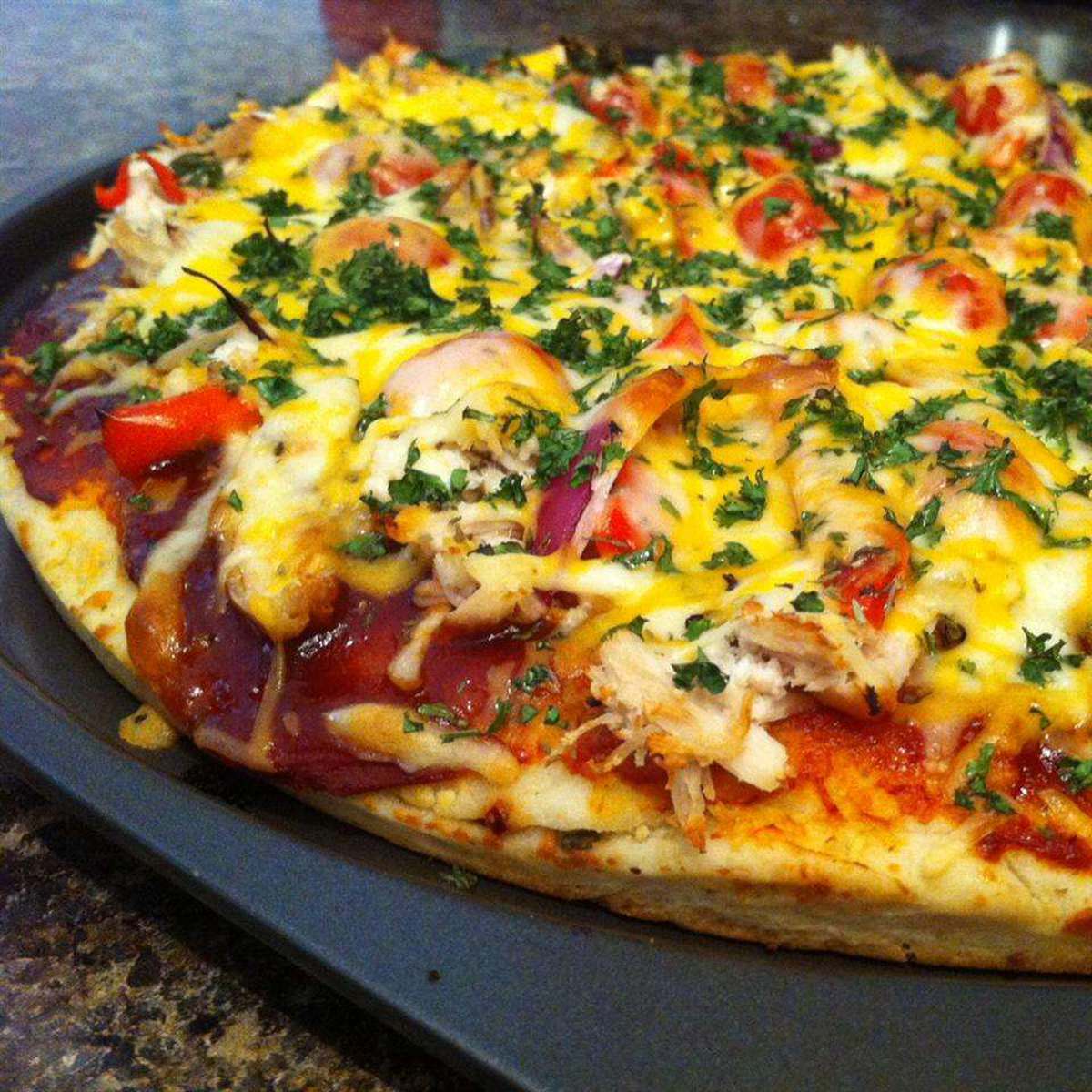 BBQ Chicken Grilled Pizza: Easy Summer Recipe