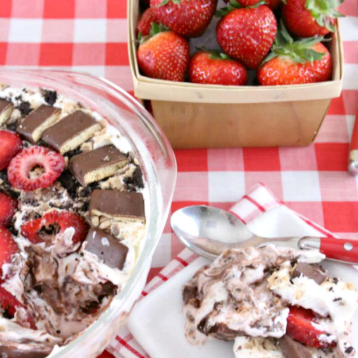 No-Bake Chocolate Strawberry Crunch Icebox Cake Recipe
