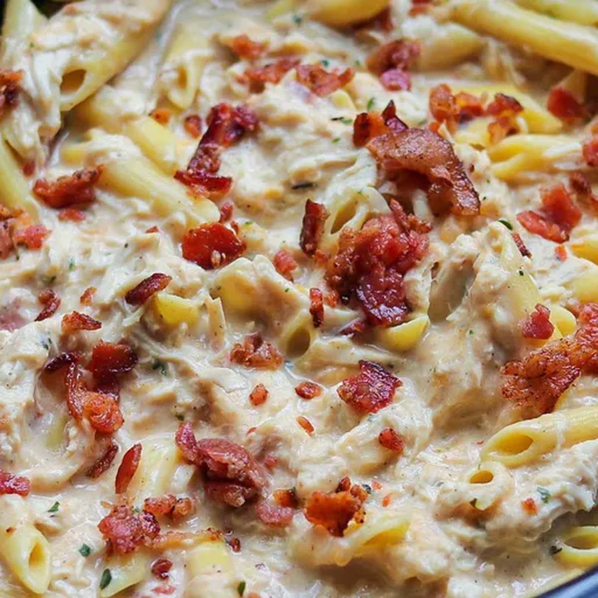Slow Cooker Ranch and Bacon Chicken Penne Pasta Recipe