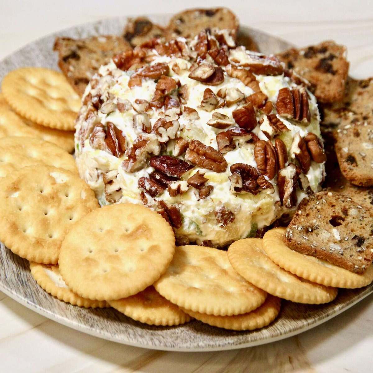 Easy Pineapple Cheese Ball Recipe for Parties