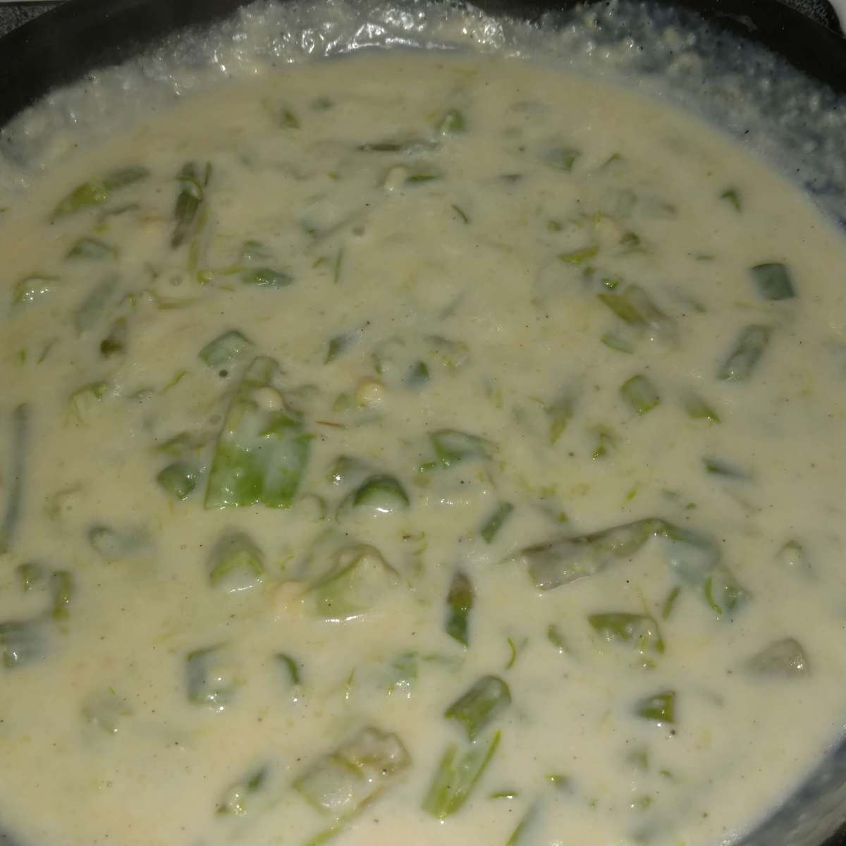 Easy Creamed Asparagus Recipe on Toast