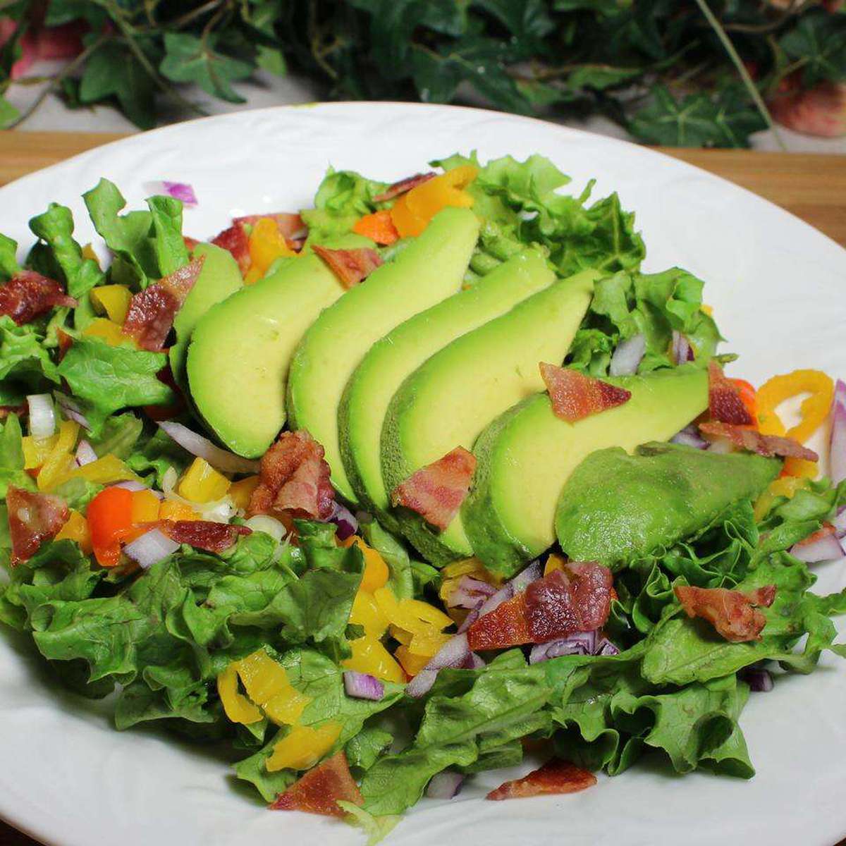 Easy & Delicious Avocado Salad Recipe