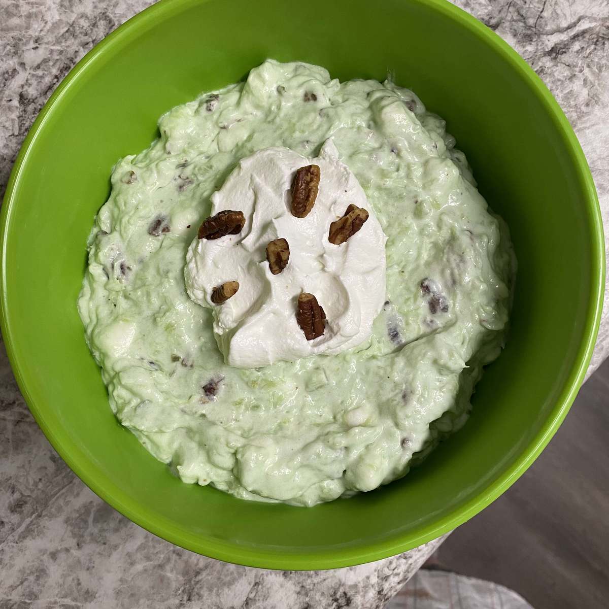 Watergate Salad Recipe: Easy & Delicious!