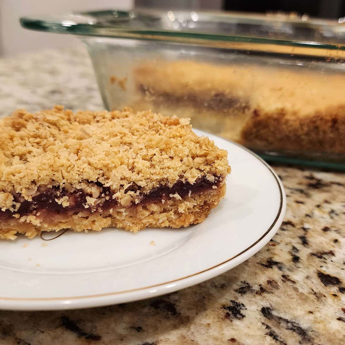 Easy Raspberry Oatmeal Cookie Bars Recipe