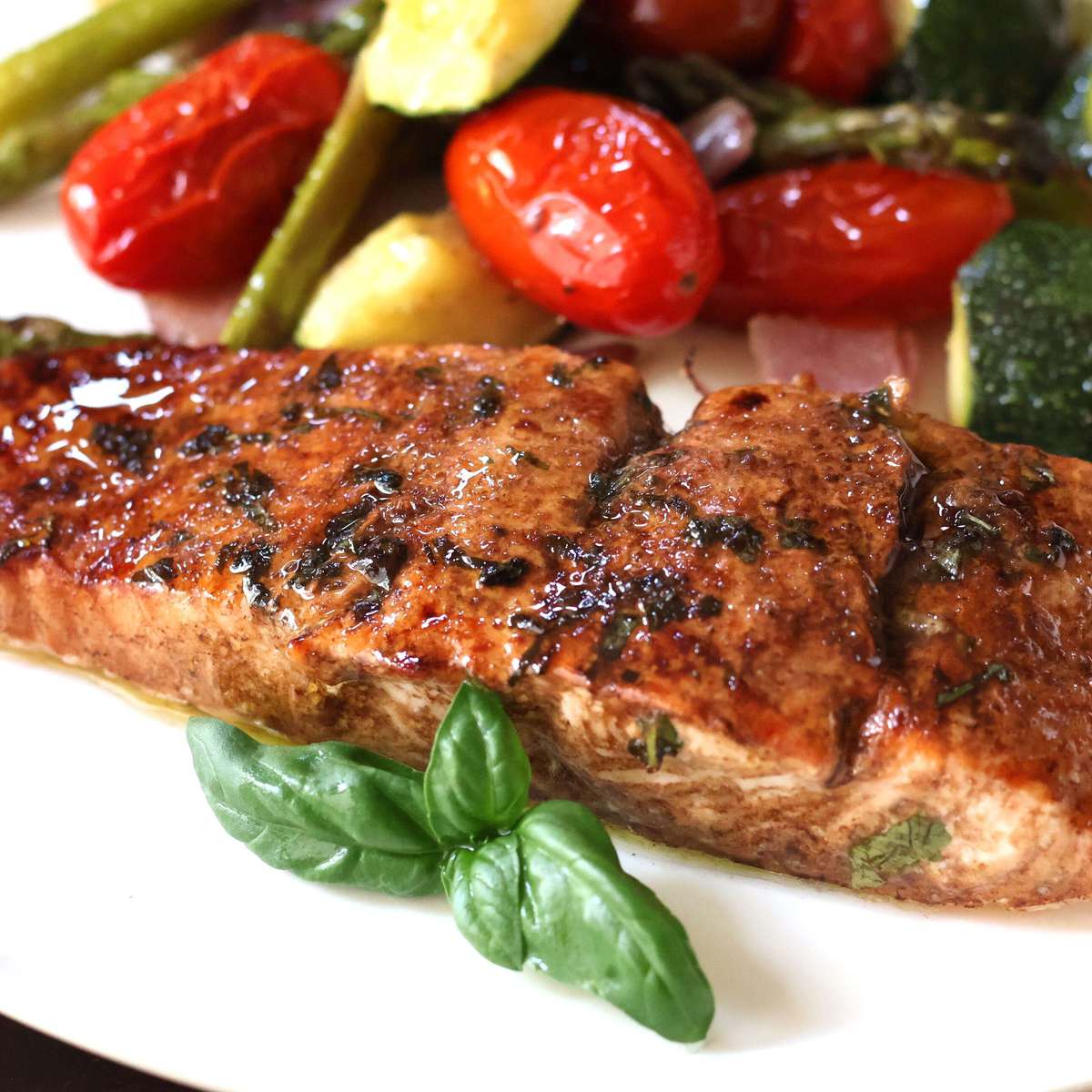 Mediterranean Salmon Recipe: Easy & Delicious!