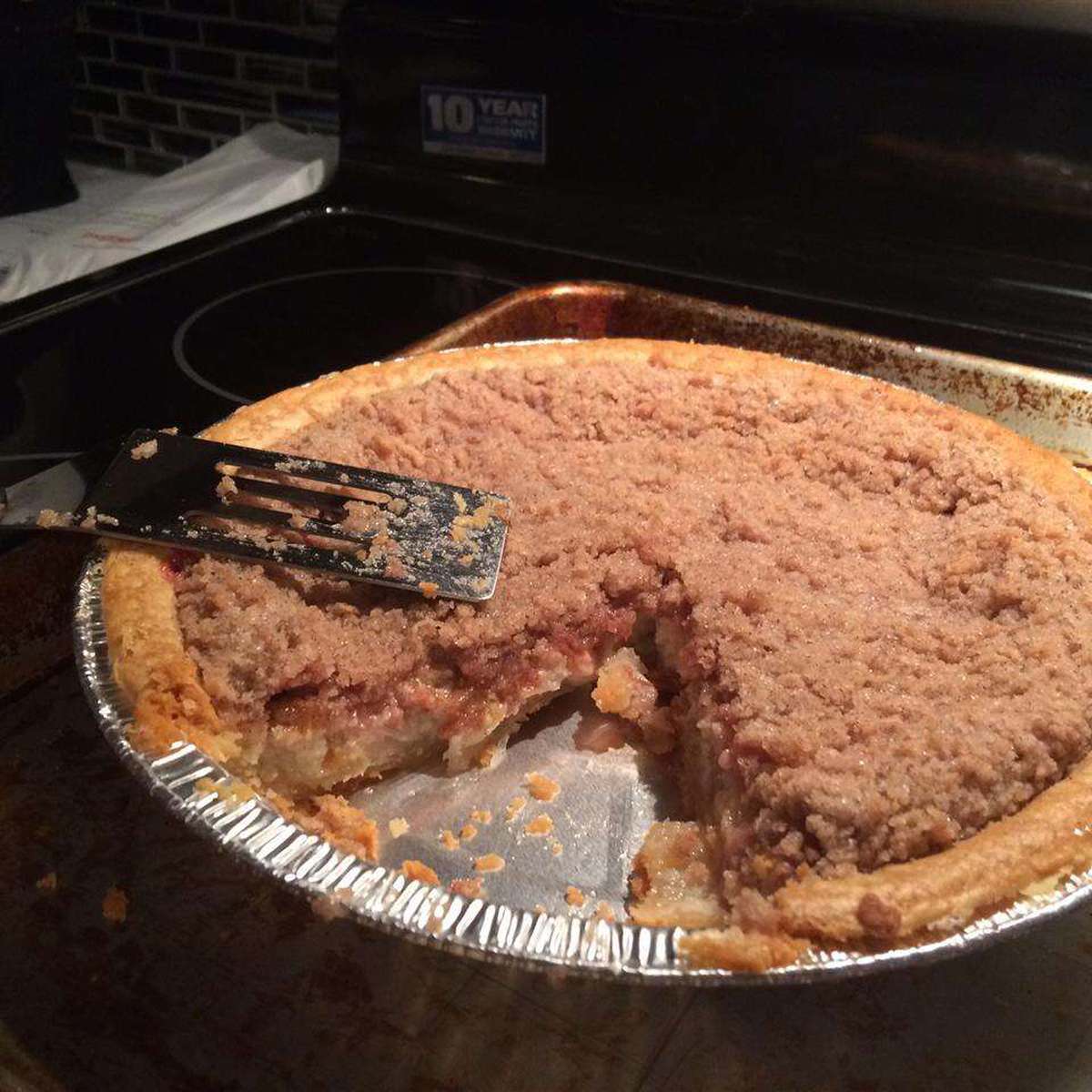 Irresistible Sour Cream Rhubarb Pie Recipe