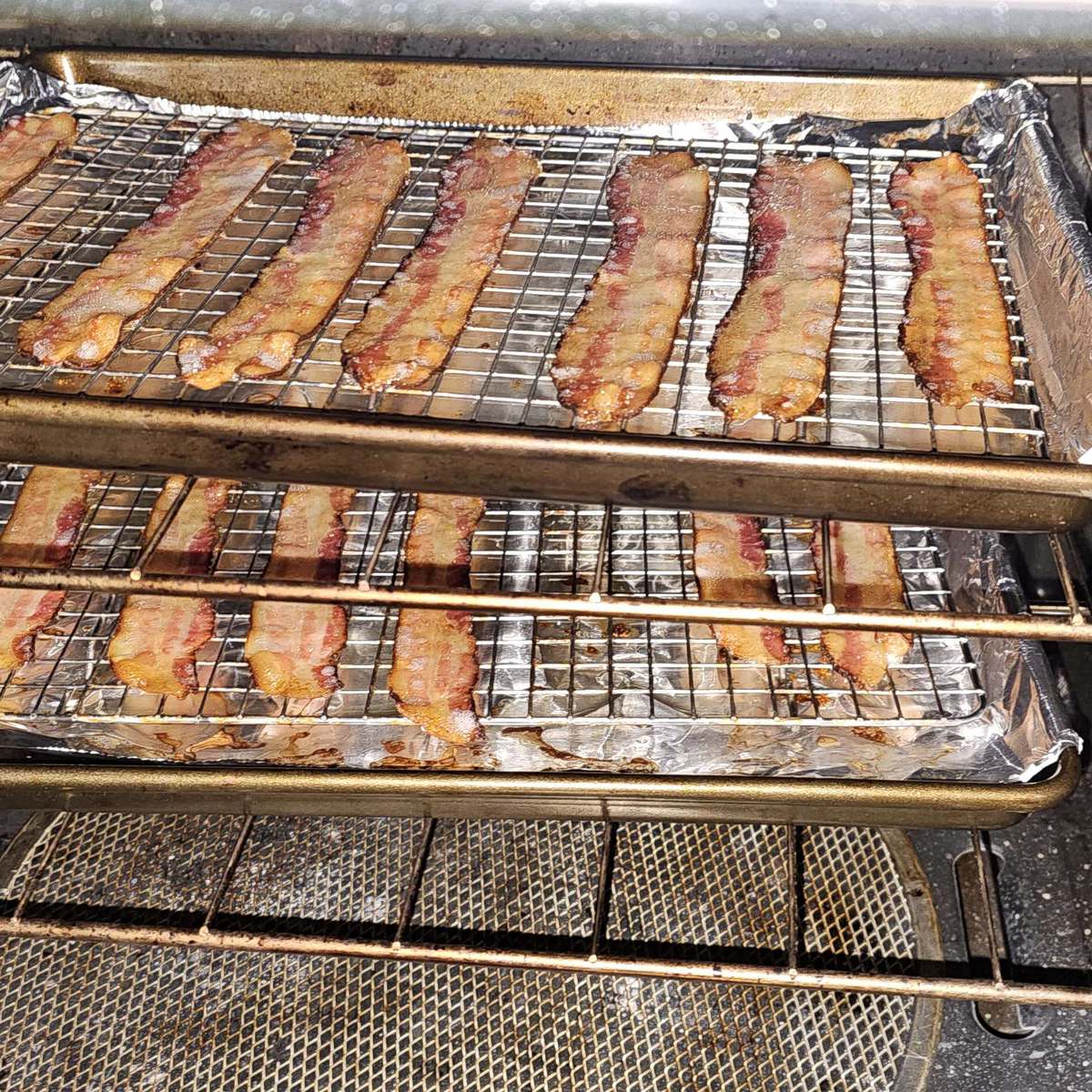 Oven Baked Bacon: Easy Recipe for Crispy Bacon