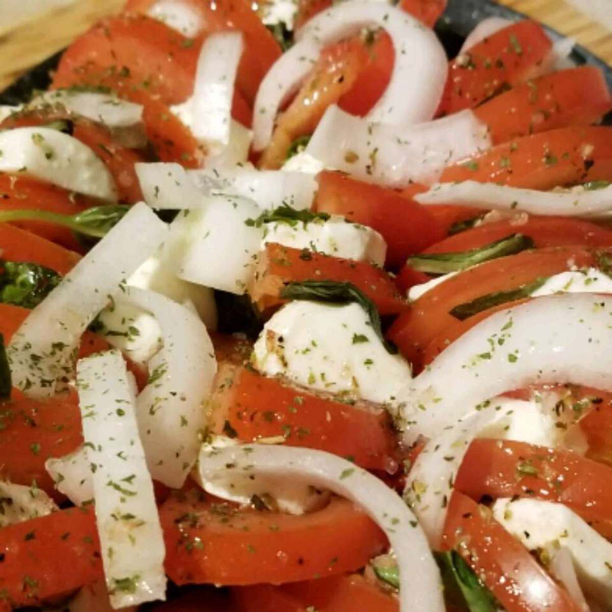 Tomato Basil Salad: A Fresh & Easy Recipe