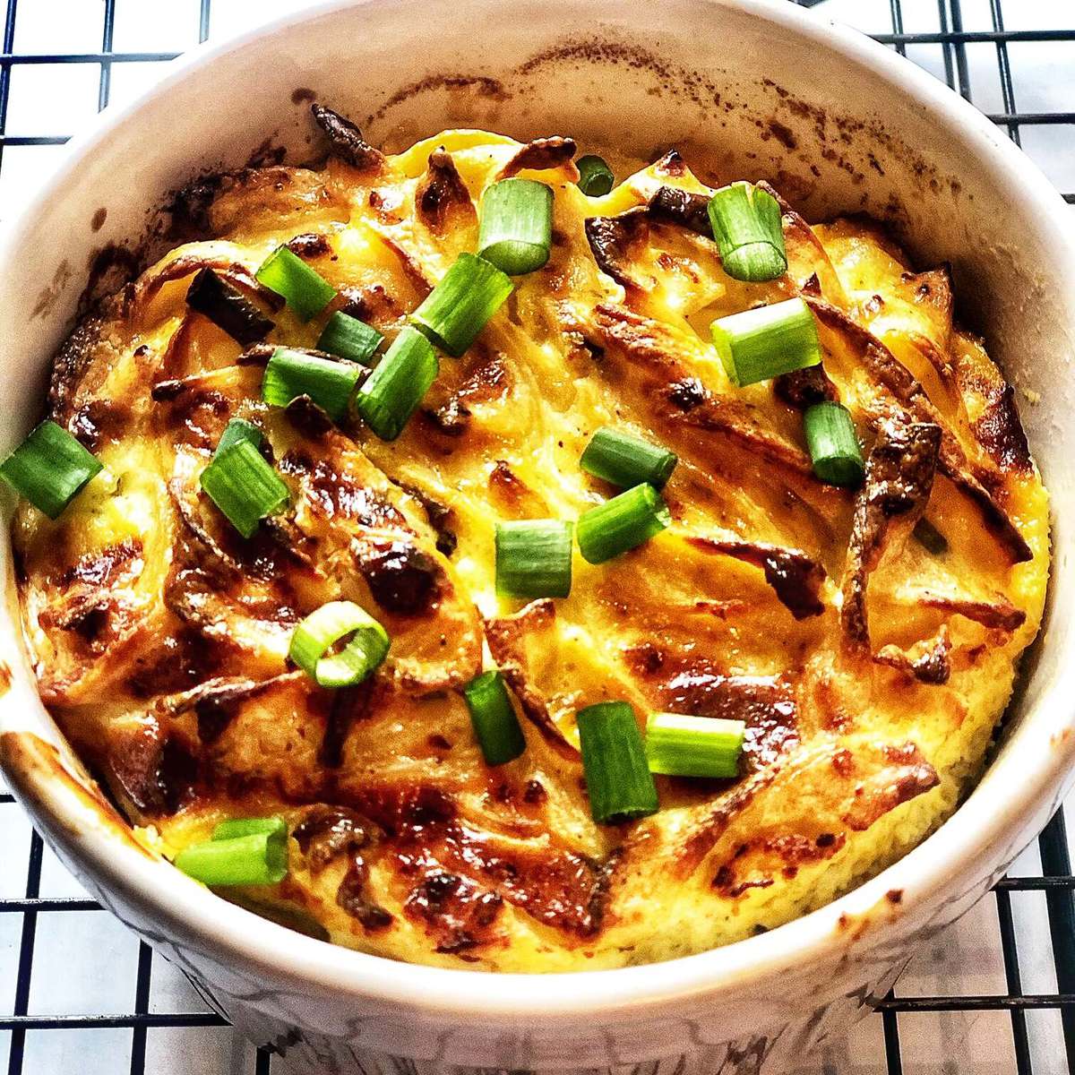 Easy Noodle Casserole Recipe with Sour Cream and Cheese