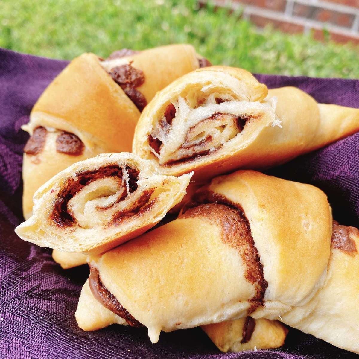 Easy Nutella Crescent Rolls Recipe