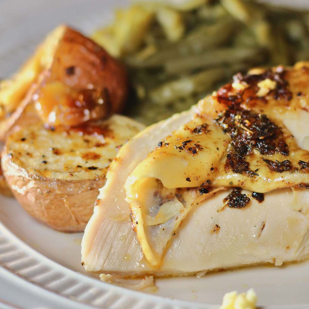 Easy Chicken and Roasted Garlic Potatoes Recipe