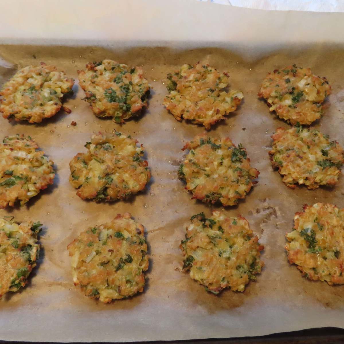 Easy Oven-Baked Falafel Recipe with Refreshing Cucumber-Yogurt Sauce