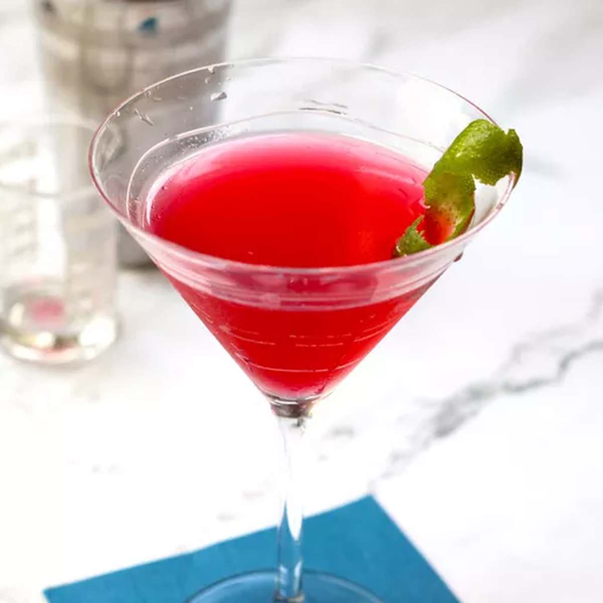 Classic Cosmopolitan Cocktail Recipe