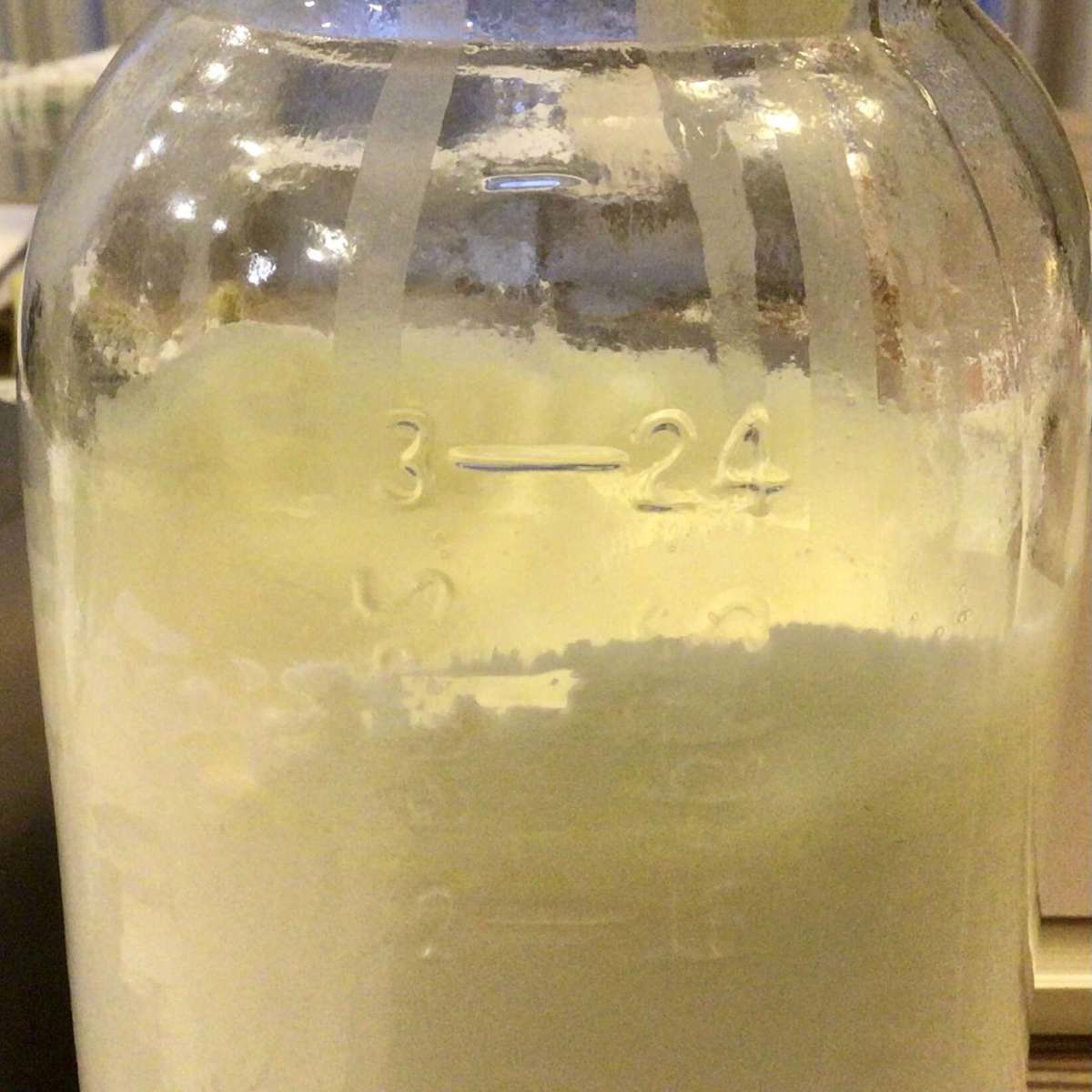 Homemade Crème Fraîche Recipe: Easy & Delicious!