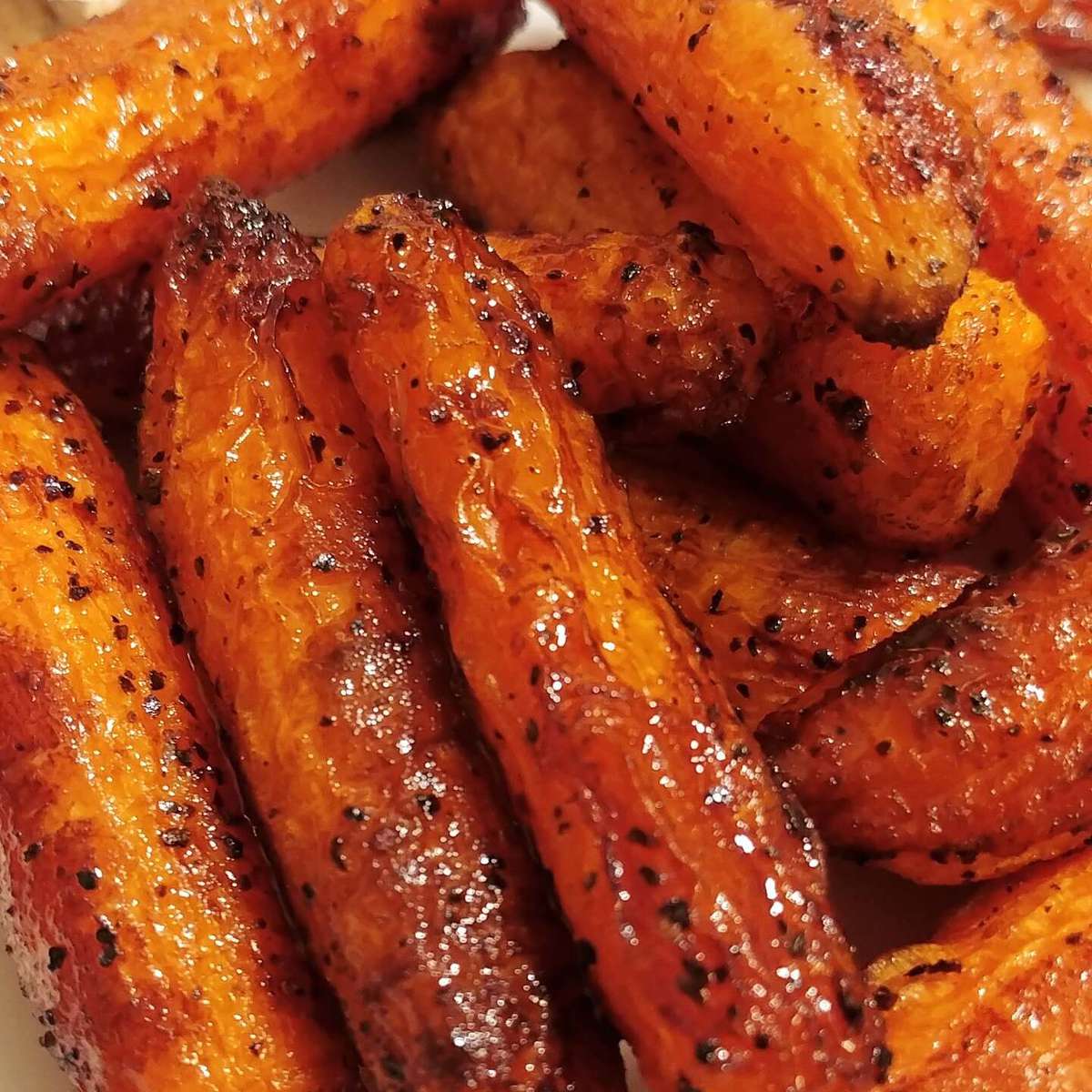 Easy Balsamic Roasted Carrots Recipe