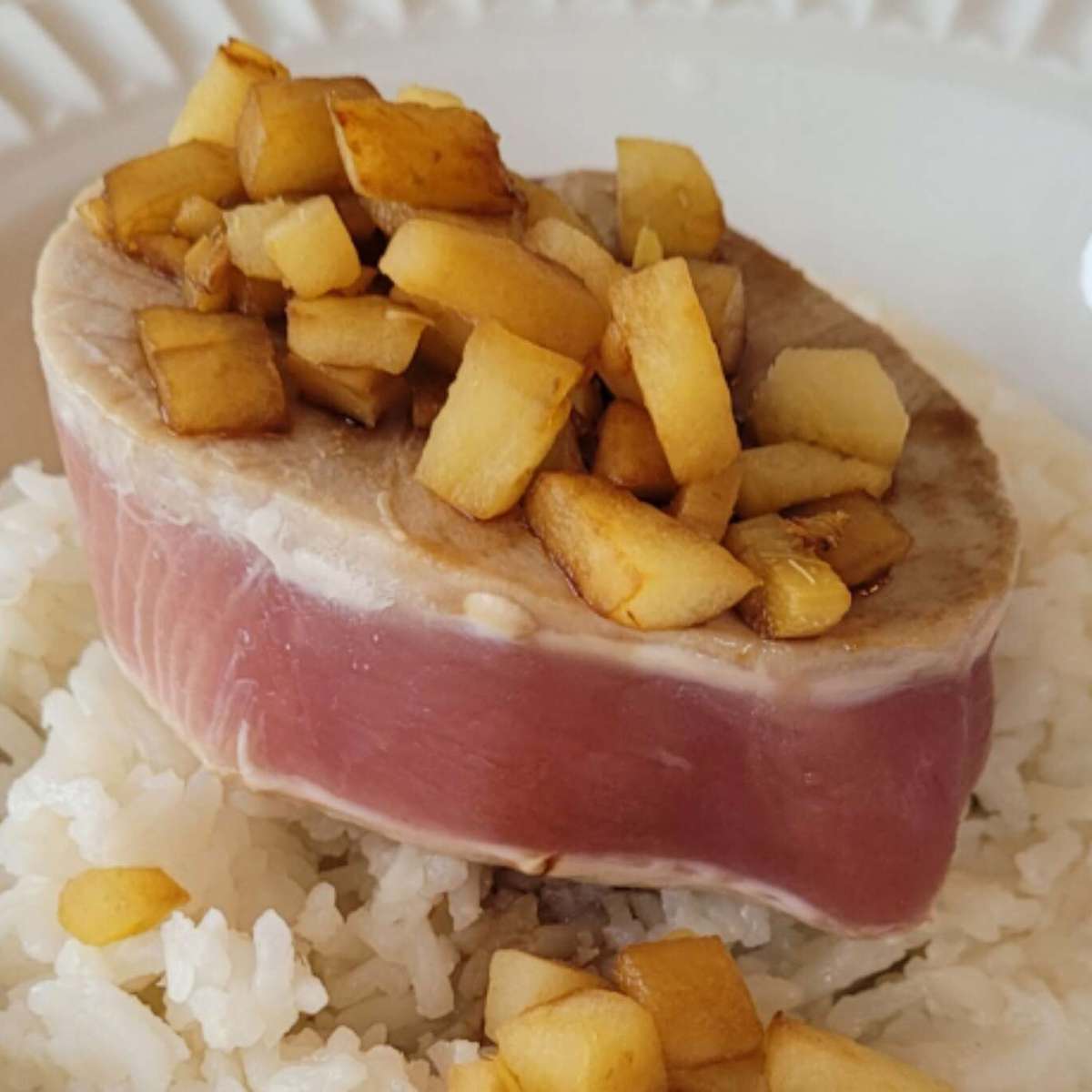 Seared Ahi Tuna Recipe with Apple-Ginger Soy Sauce