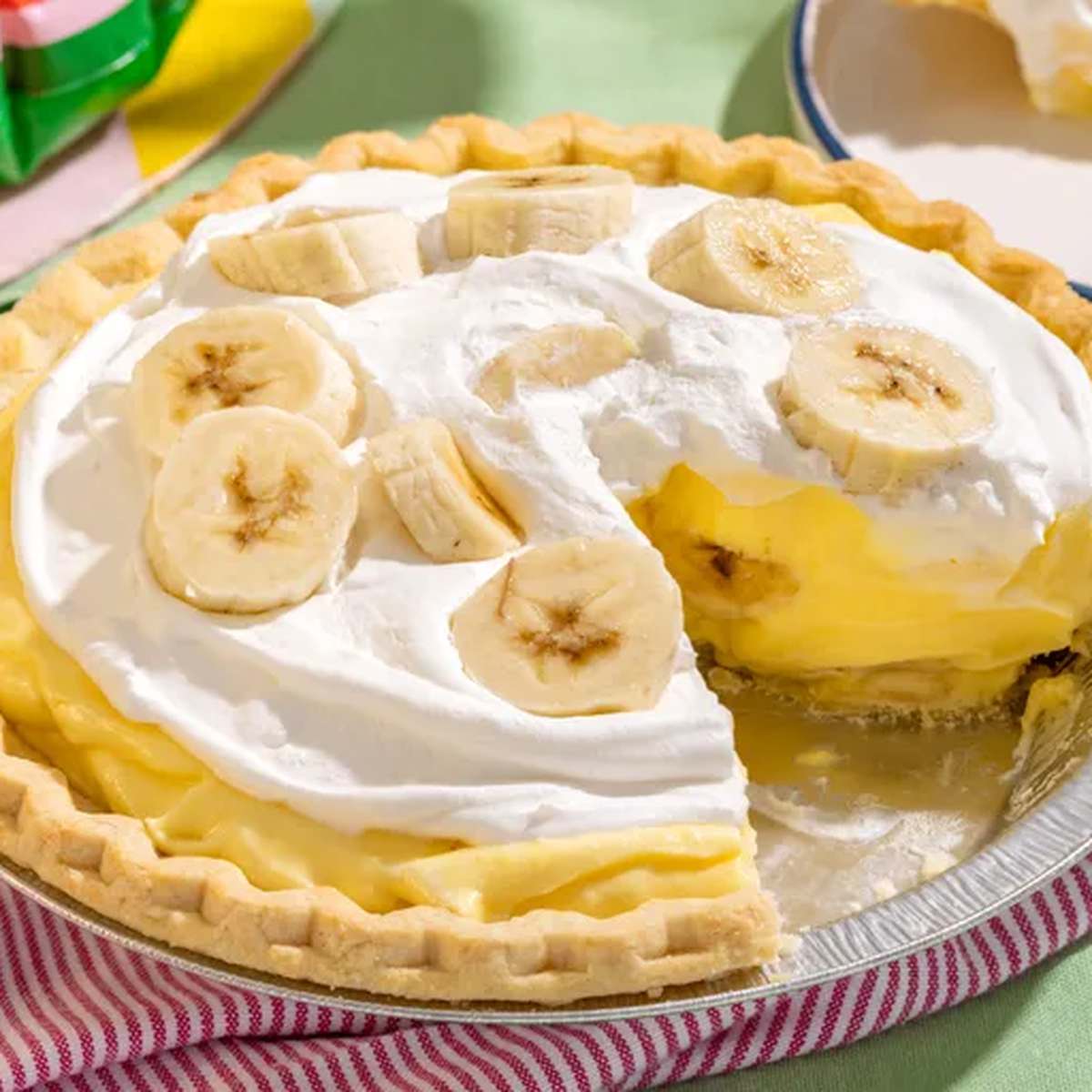 Easy No-Bake Banana Cream Pie Recipe with Pudding