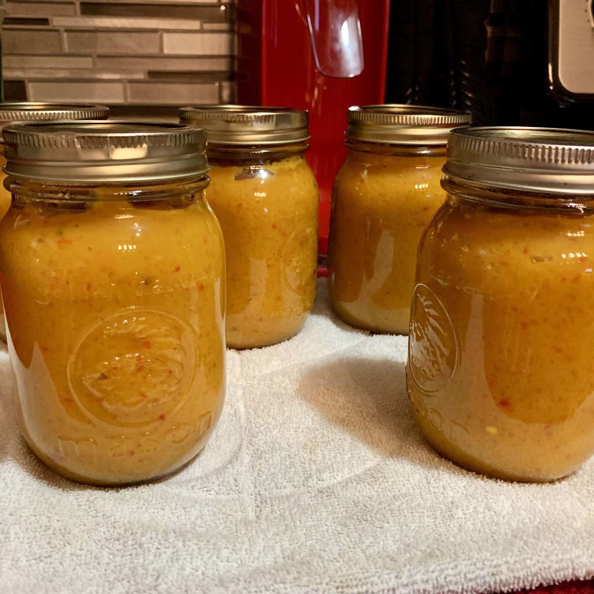 Hot Pepper Mustard Recipe: Sweet & Spicy Condiment