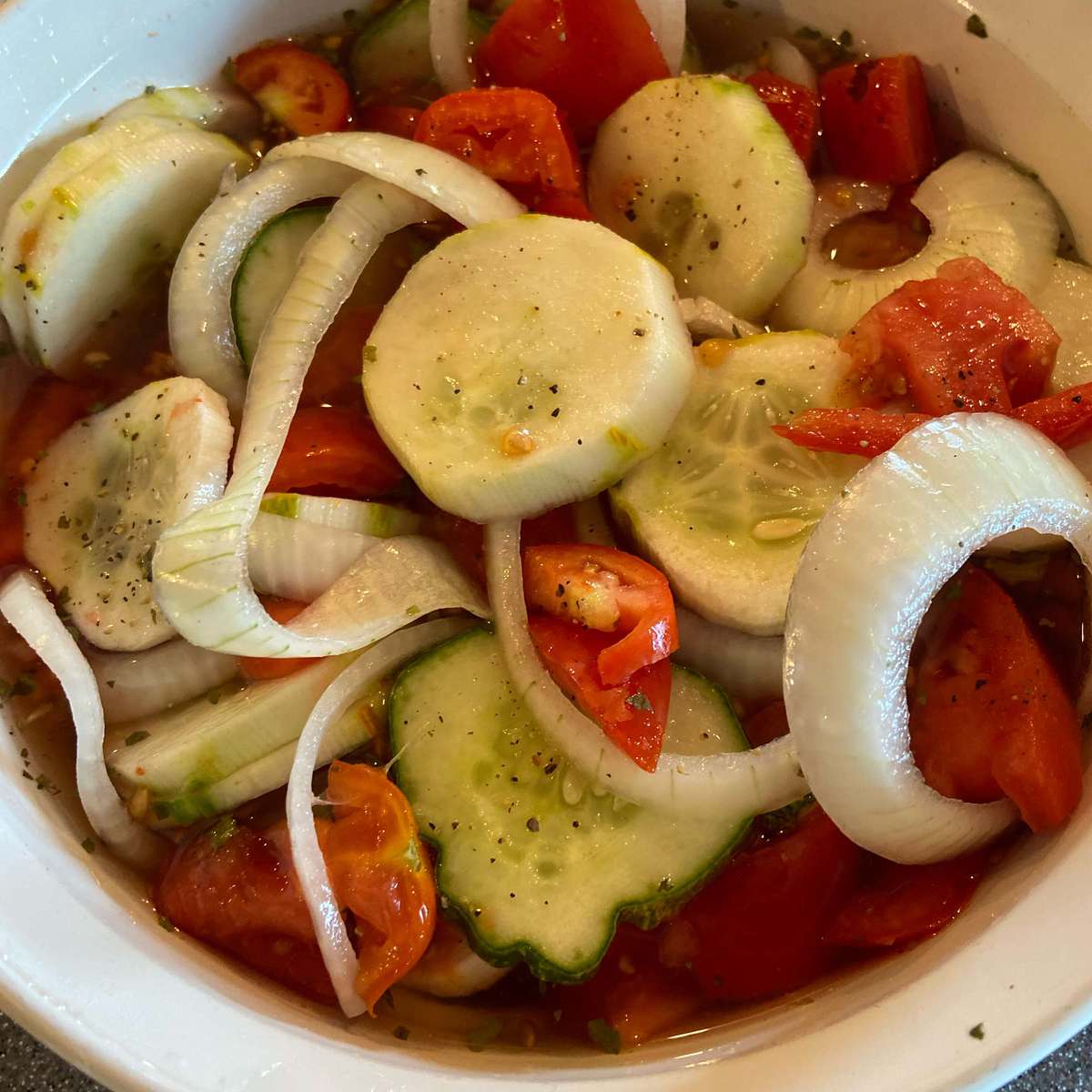 Refreshing Floating Cucumber, Tomato, and Onion Salad Recipe