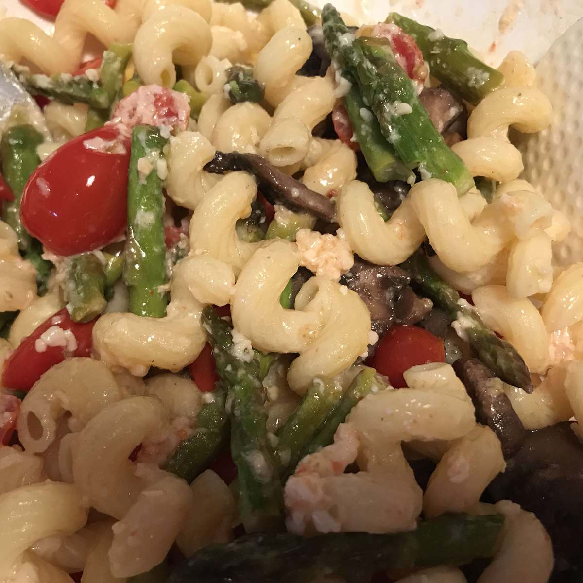 Easy Shrimp Scampi Recipe with Pasta, Tomatoes, and Asparagus