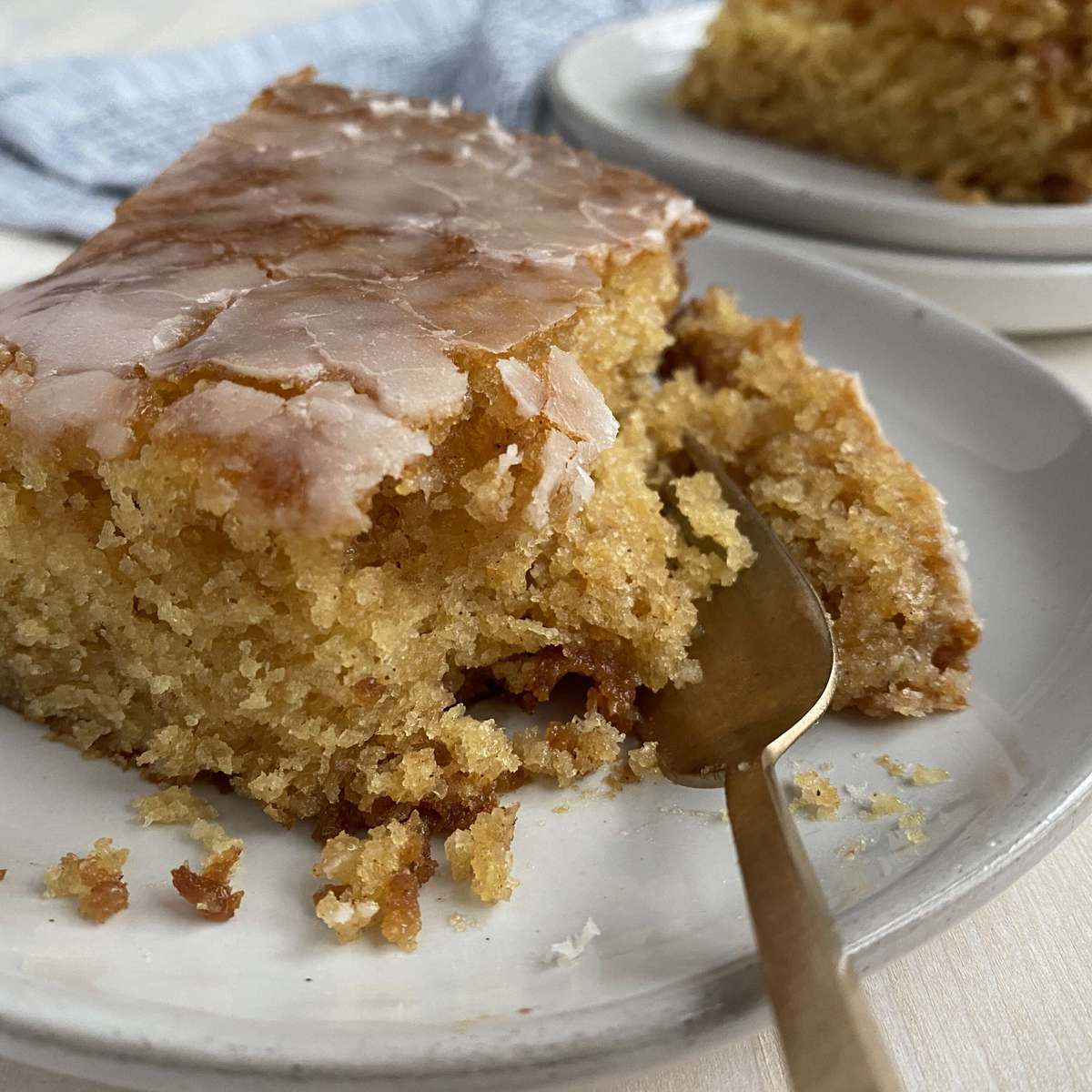 Honey Bun Cake Recipe: Easy Dessert!